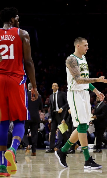 Hayward leads Celtics to 3rd straight win over 76ers